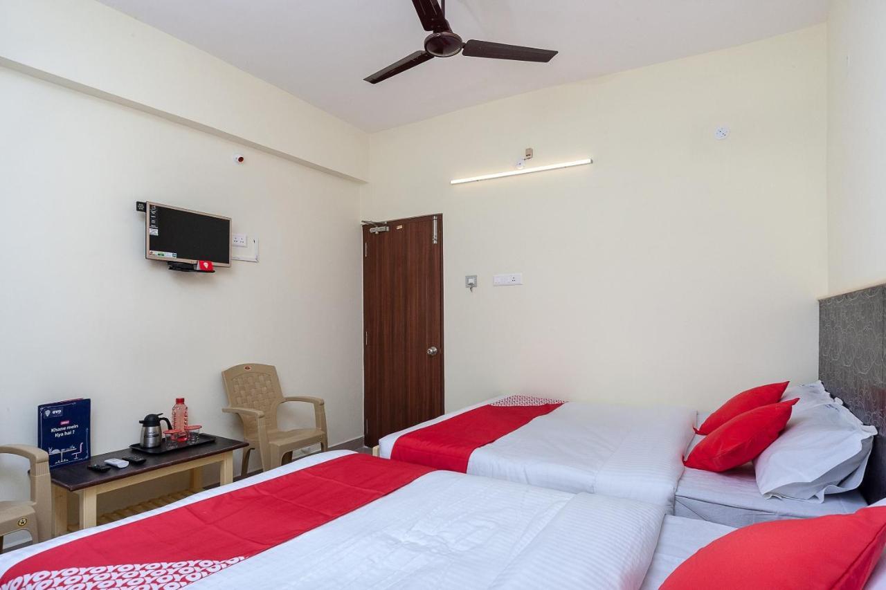 Oyo Hotel Sannidhi Residency Tirupati Exterior photo