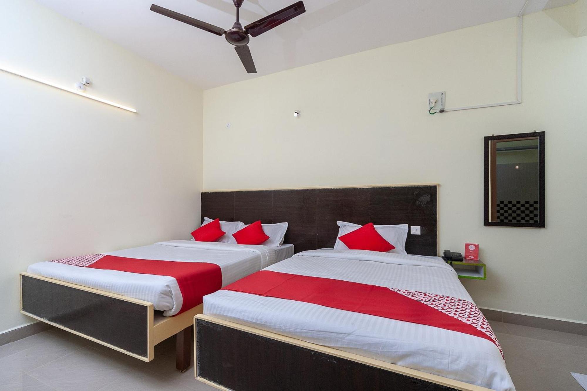 Oyo Hotel Sannidhi Residency Tirupati Exterior photo