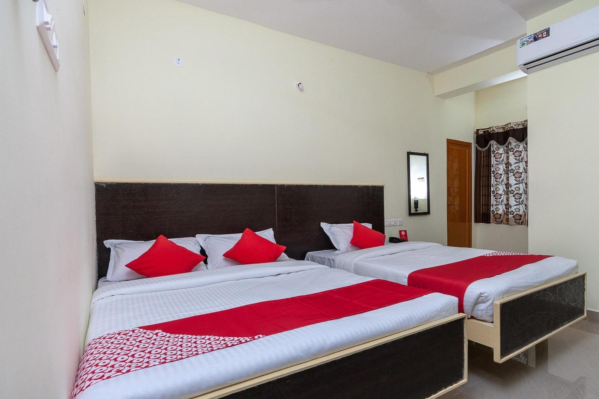 Oyo Hotel Sannidhi Residency Tirupati Exterior photo