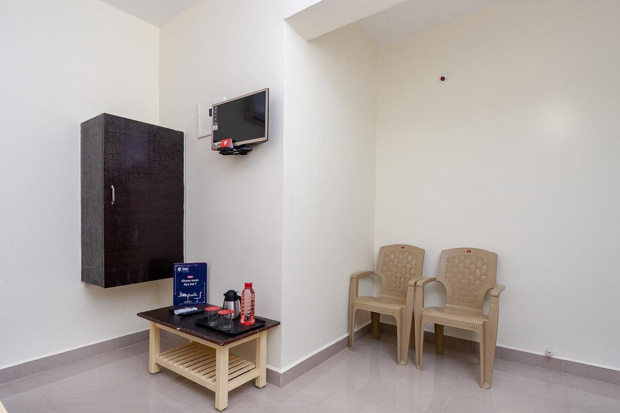 Oyo Hotel Sannidhi Residency Tirupati Exterior photo